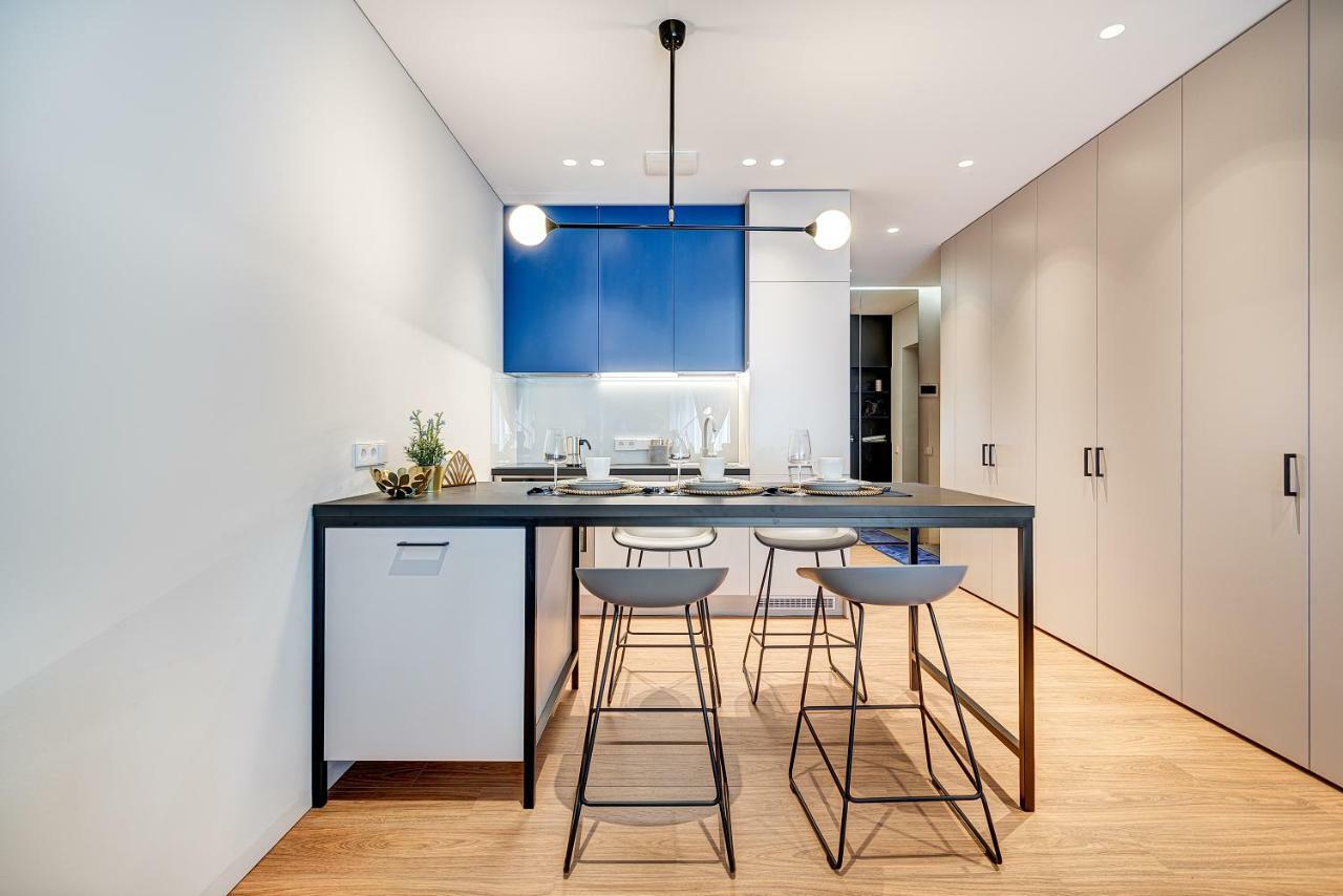 Happy Gold Studio, Self Check-in, Parking In The Underground Garage Apartment